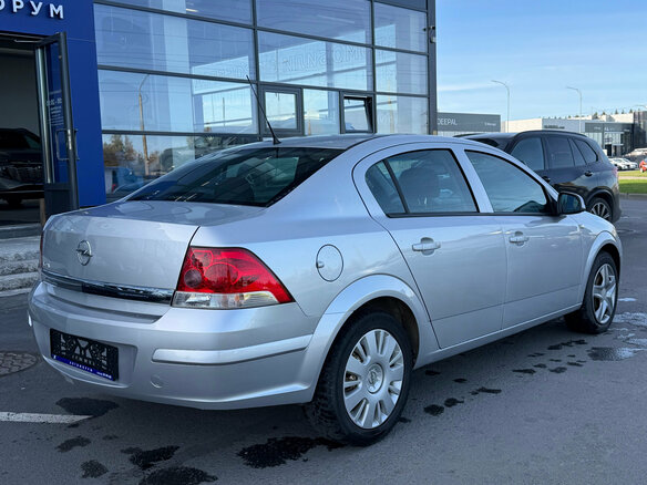 2010 Opel Astra H Рестайлинг, серебристый, 395000 рублей - вид 4