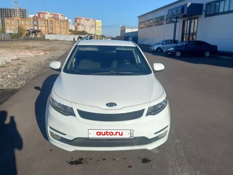 2017 Kia Rio III Рестайлинг, белый, 1200000 рублей, вид 2