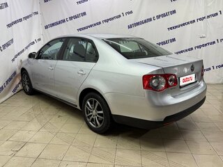 2010 Volkswagen Jetta V, серебристый, 580000 рублей, вид 4