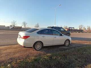 2008 Nissan Bluebird Sylphy II (G11), белый, 700000 рублей, вид 4