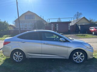 2014 Hyundai Solaris I, серебристый, 680000 рублей, вид 4
