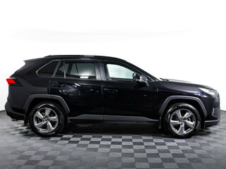 2021 Toyota RAV4 V (XA50), чёрный, 2698000 рублей, вид 4