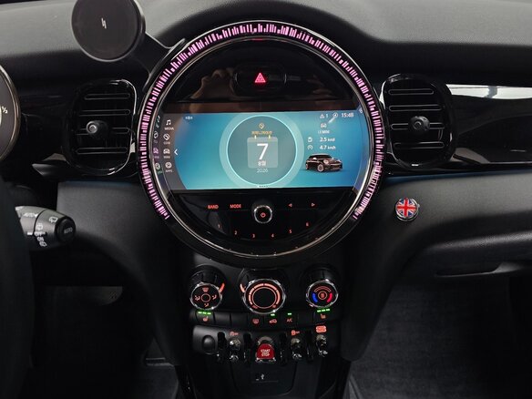 2022 Mini Hatch Cooper III (F55/F56) Рестайлинг 2, белый, 2083000 рублей - вид 16