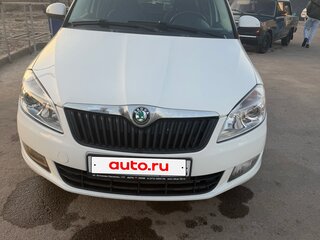 2011 Skoda Fabia II Рестайлинг, белый, 650000 рублей, вид 3