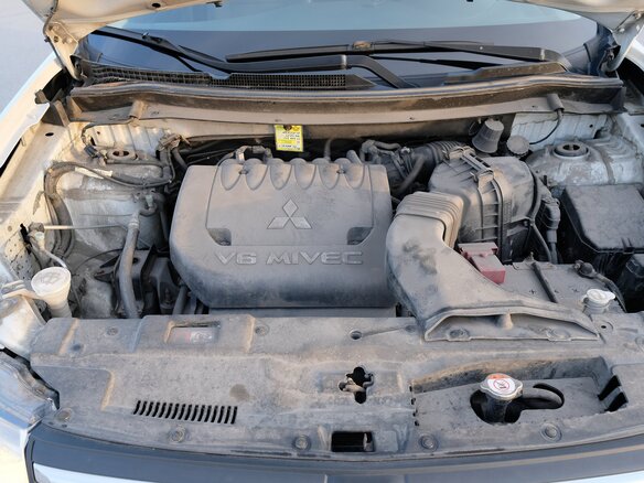 2014 Mitsubishi Outlander III, белый, 1680000 рублей - вид 26