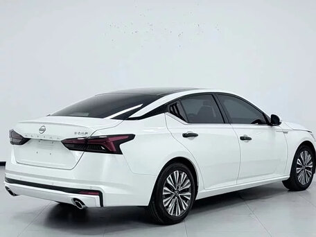 2023 Nissan Altima VI (L34) Рестайлинг, белый, 1590000 рублей, вид 5