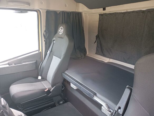 2023 IVECO-Hongyan 4x2, жёлтый, 2955450 рублей - вид 8