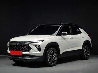 2025 Chevrolet TrailBlazer III Рестайлинг, белый, 2500000 рублей, вид 1