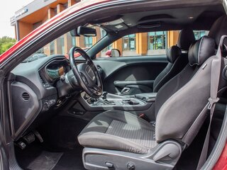 2019 Dodge Challenger III Рестайлинг 2, красный, 3099000 рублей, вид 5