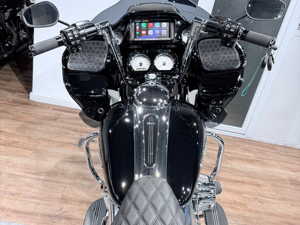 2017 Harley-Davidson Road Glide Special, чёрный, 1899000 рублей - вид 17