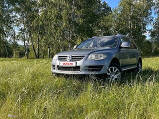 2008 Volkswagen Touareg I Рестайлинг, серый, 800000 рублей, вид 2