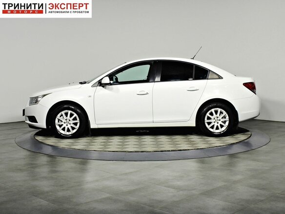 2012 Chevrolet Cruze I, белый, 695000 рублей - вид 4