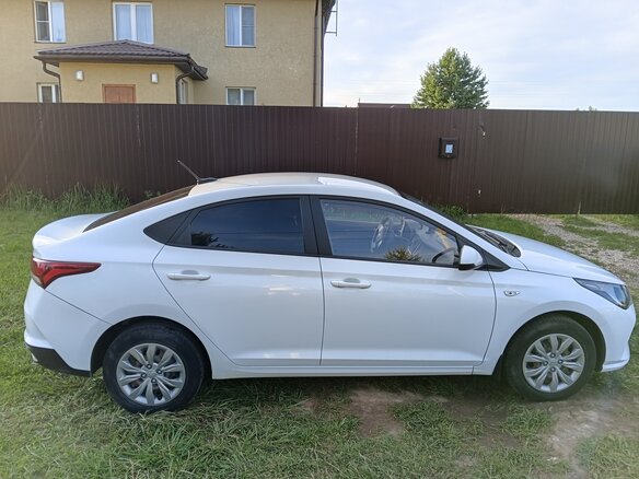2020 Hyundai Solaris II Рестайлинг, белый, 1300000 рублей - вид 2