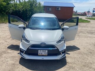 2016 Toyota Sienta II, белый, 1330000 рублей, вид 2