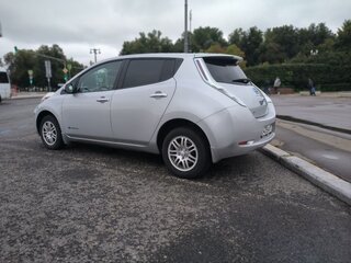 2013 Nissan Leaf (EM57) I (ZE0/AZE0), серый, 1400000 рублей, вид 5