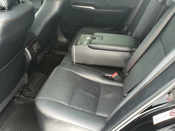 2016 Toyota Camry VII (XV50) Рестайлинг, чёрный, 2400000 рублей - вид 6