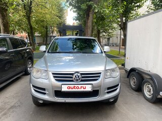 2007 Volkswagen Touareg I Рестайлинг, серебристый, 1400000 рублей, вид 2