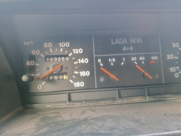 2002 Lada (ВАЗ) 2121 (4x4) I Рестайлинг, чёрный, 295000 рублей - вид 9