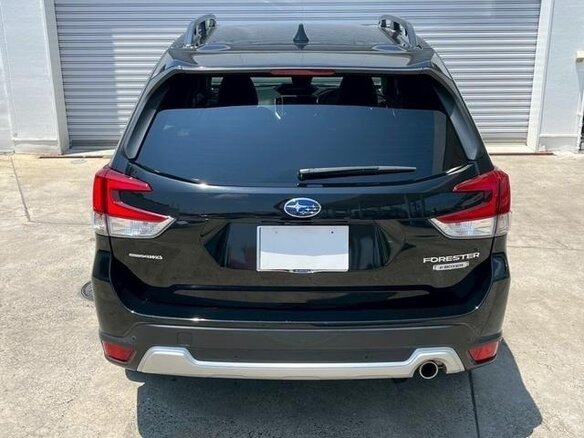 2022 Subaru Forester V Рестайлинг, чёрный, 2154001 рублей - вид 4
