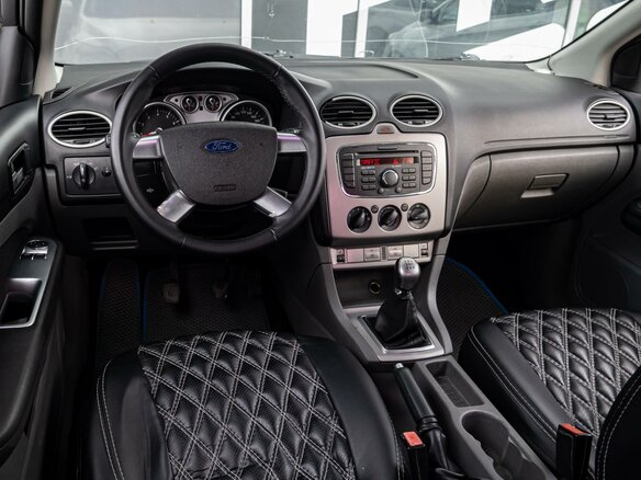 2010 Ford Focus II Рестайлинг, белый - вид 5