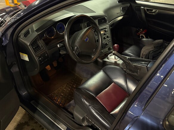 2004 Volvo S60 R I, серый, 920000 рублей - вид 12