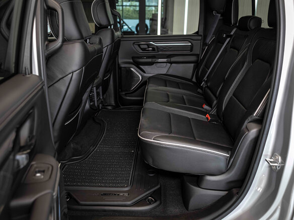 2026 Ram 1500 Crew Cab V Рестайлинг, серебристый, 9490000 рублей - вид 18