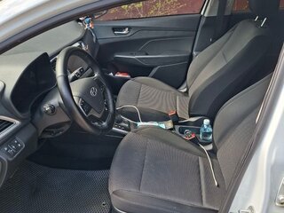 2019 Hyundai Solaris II, белый, 1350000 рублей, вид 2