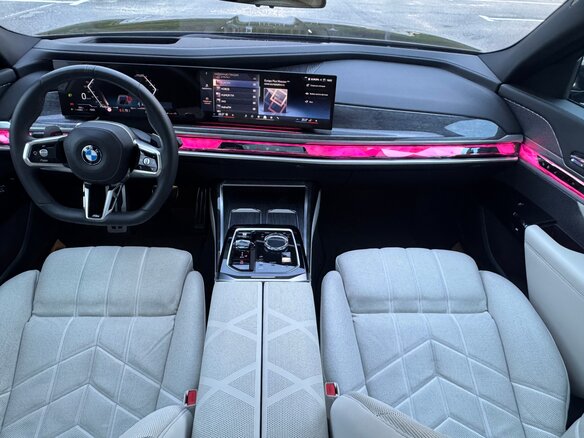 2022 BMW 7 серии 740d xDrive VII (G70), чёрный, 10300000 рублей - вид 17