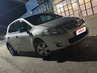 2010 Toyota Auris I Рестайлинг, серебристый, 1049000 рублей, вид 1