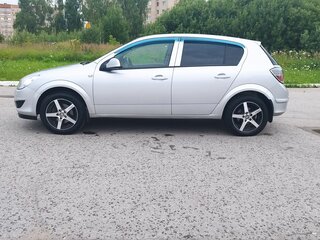 2014 Opel Astra H Рестайлинг, серебристый, 650000 рублей, вид 4