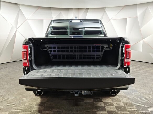 2023 Ram 1500 Crew Cab V, чёрный, 8351000 рублей - вид 11