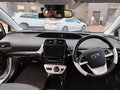 2017 Toyota Prius IV (XW50), белый, 1480000 рублей - вид 5