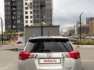 2015 Toyota RAV4 IV (XA40), серебристый, 2370000 рублей, вид 4