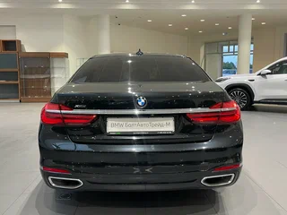 2017 BMW 7 серии Long 730Ld xDrive VI (G11/G12), чёрный, 2635000 рублей, вид 5