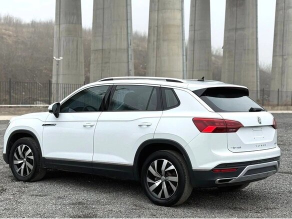 2022 Volkswagen Tayron I, белый - вид 2