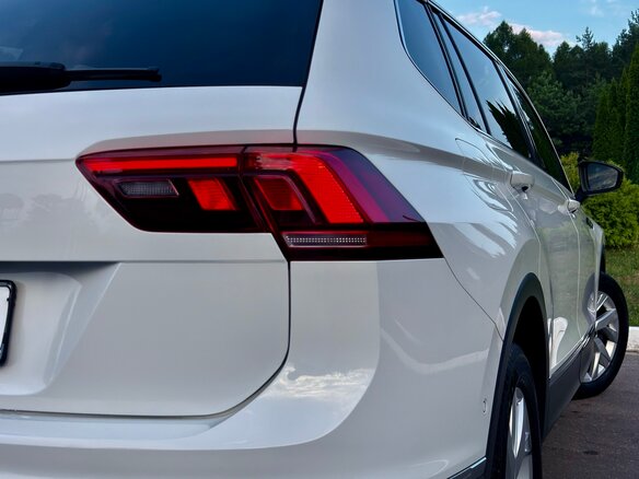 2022 Volkswagen Tiguan Allspace II Рестайлинг, белый - вид 24
