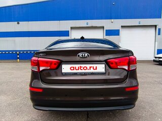 2017 Kia Rio III Рестайлинг, коричневый, 1300000 рублей, вид 5