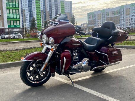 2017 Harley-Davidson Electra Glide, красный, 1590000 рублей, вид 2