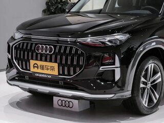 2026 Audi Q6 45 TFSI, чёрный, 6858000 рублей, вид 2