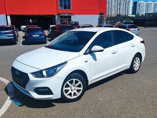 2019 Hyundai Solaris II, белый, 1550000 рублей, вид 2