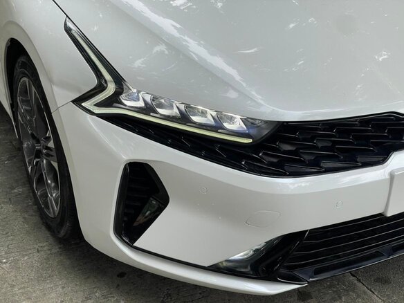 2023 Kia K5 III Рестайлинг, белый - вид 6