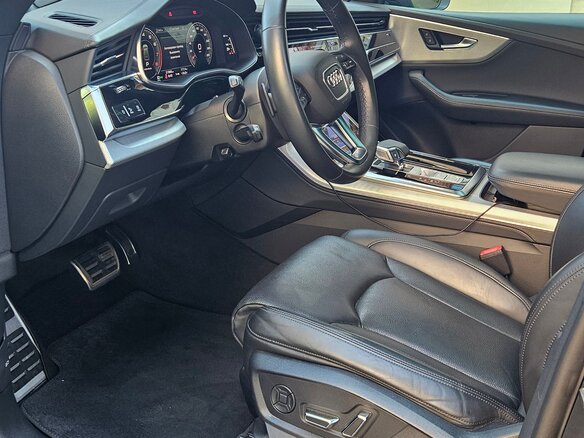 2022 Audi Q8 55 TFSI I (4M), чёрный, 8490000 рублей - вид 9