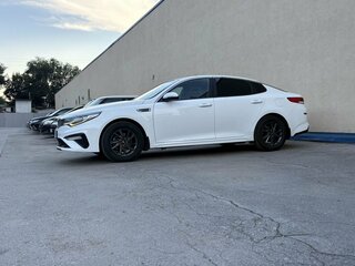 2020 Kia Optima IV Рестайлинг, белый, 1350000 рублей, вид 5