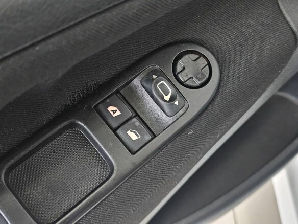 2008 Peugeot 207 I, белый, 589000 рублей - вид 12
