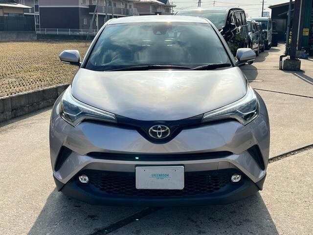 Открыть фотографии: Toyota C-HR I