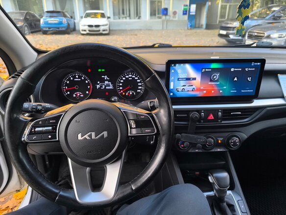 2022 Kia Cerato IV Рестайлинг, белый, 2065000 рублей - вид 5