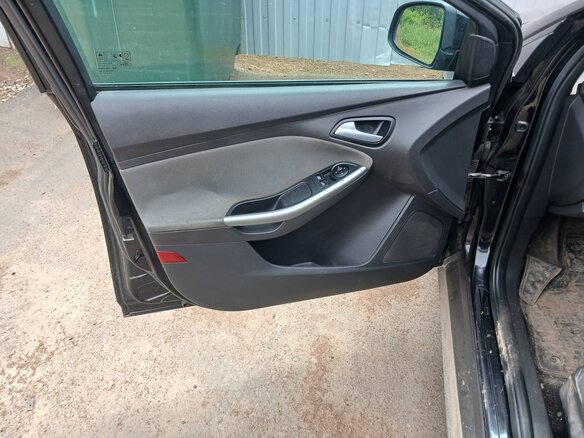 2012 Ford Focus III, чёрный, 560000 рублей - вид 13