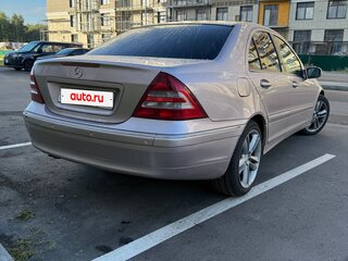 2005 Mercedes-Benz C-Класс 200 II (W203) Рестайлинг, розовый, 340000 рублей, вид 4