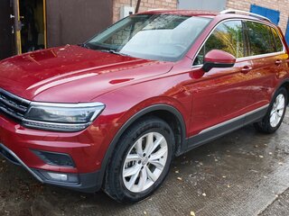 2017 Volkswagen Tiguan II, красный, 2349000 рублей, вид 1