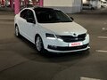 2017 Skoda Octavia III (A7) Рестайлинг, белый, 2000000 рублей